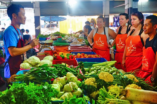 Fresh Local Market Tour - Food tour in Chiang Mai - Thai breakfast from 8:00 to 9:00 a.m.