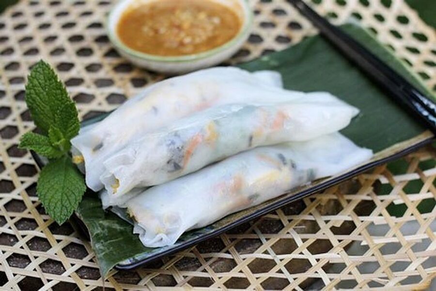 From Hanoi: Old Quarter Vegetarian Food Tour - Meeting at Bat Su Street and setting out