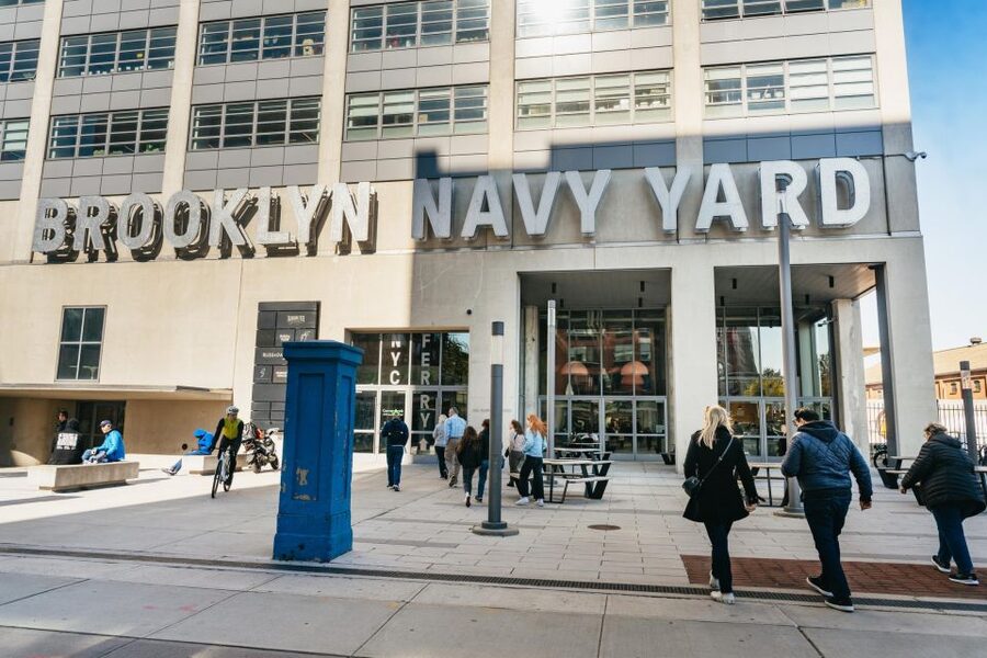 From Manhattan: Half-Day Brooklyn Food and Culture Bus Tour - Chocolate and skyline views in DUMBO