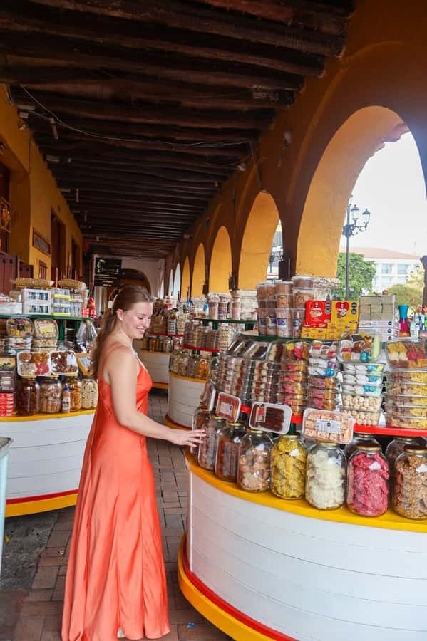 Gastronomic tour and professional photos in the old city - Who will like this Cartagena experience most?