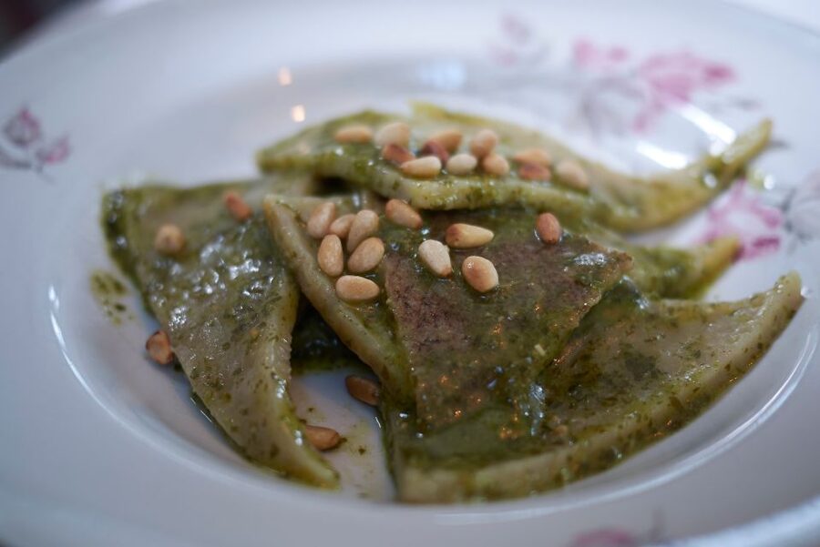 Genoa: The Ultimate Traditional Food and Drinks Tour - What the guides add to the experience