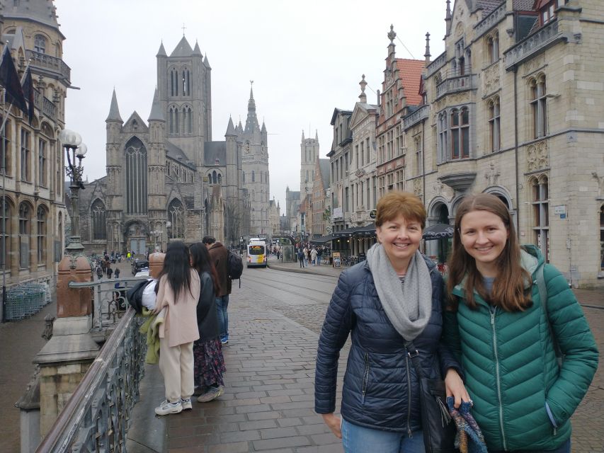 Ghent: Guided City Tour with Food Tastings - How much food and drink should you expect?