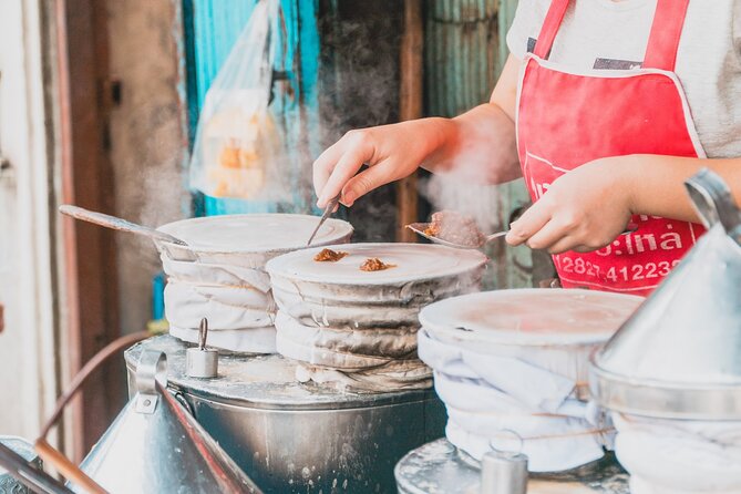 Go where the locals go, Eat what the locals eat! Food Tour with Local Foodies - How the two tour times work