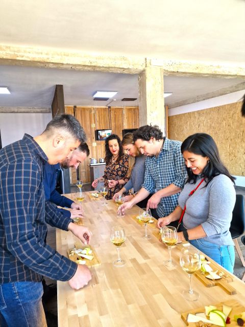 Gourmet Experience: Tasting of Spanish Cheeses and Wines - Why the location near Plaza Mayor matters