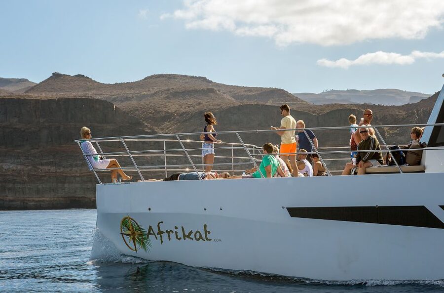 Gran Canaria: Afternoon Catamaran Cruise with Food & Drink - Choosing the paid water sports
