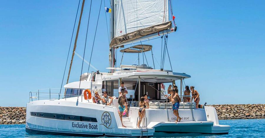 Gran Canaria: Catamaran Day Trip with Food and Drinks - The First Stop: Snorkeling, Kayaking, and SUP Time