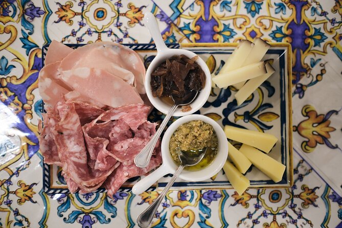 Guided Food Tour with Wine Tasting in Verona - Walking past Roman and medieval Verona