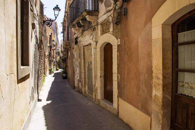 Guided tour of Ortigia with Fish Street Food at the market - Key points at a glance