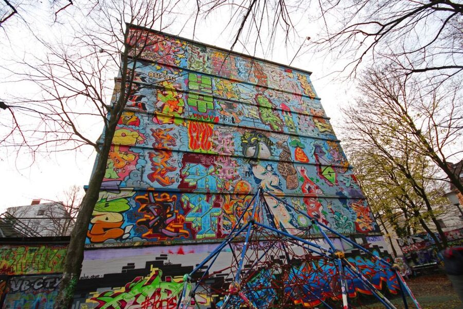 Hamburg: Schanzenviertel Culinary Tour - The Rote Flora and the cost of popularity