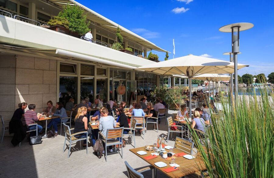 Hannover: Guided Bike Tour for Foodies with Tastings - Maschsee Brings Open Space to the Route