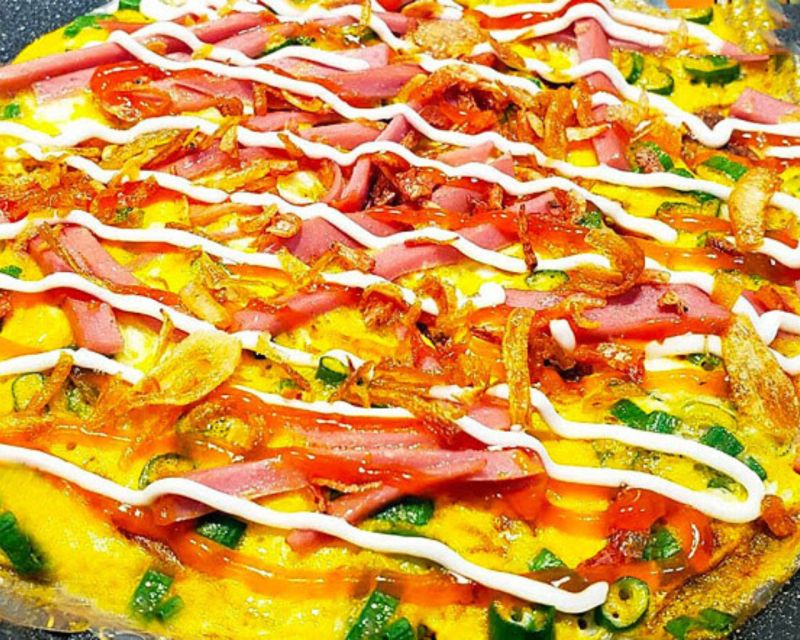 Hanoi: 7 Tastings Street Food Tour with Train Street - Walking through Hanoi’s Old Quarter