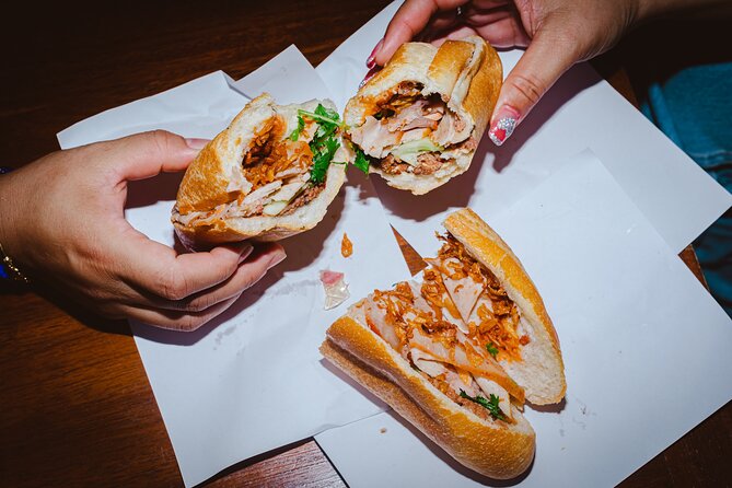 Hanoi Dawn Private Food Tour with 10+ Tastings - Eating more than 10 local tastings