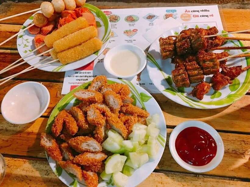 Hanoi: Eat Like a Local Small Group Street Food Tour - Guides are the real value