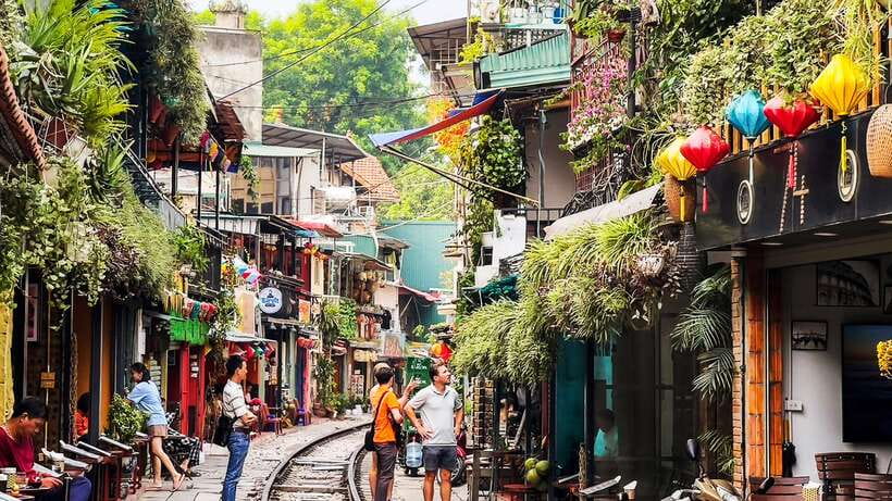 Hanoi: Guided Food Tour with Train Street Visit - Dry mixed pho offers a different take
