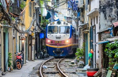 Guided Food Tour with Train Street Visit
