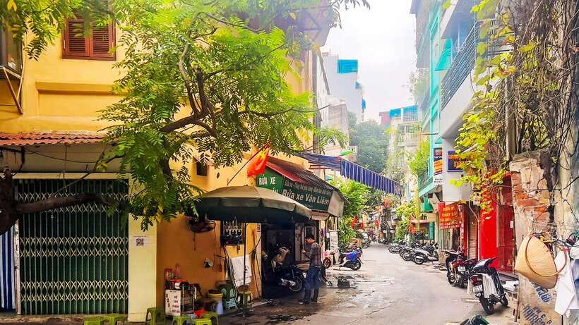 Hanoi: Guided Food Tour with Train Street Visit - Banh mi delivers a compact Hanoi meal