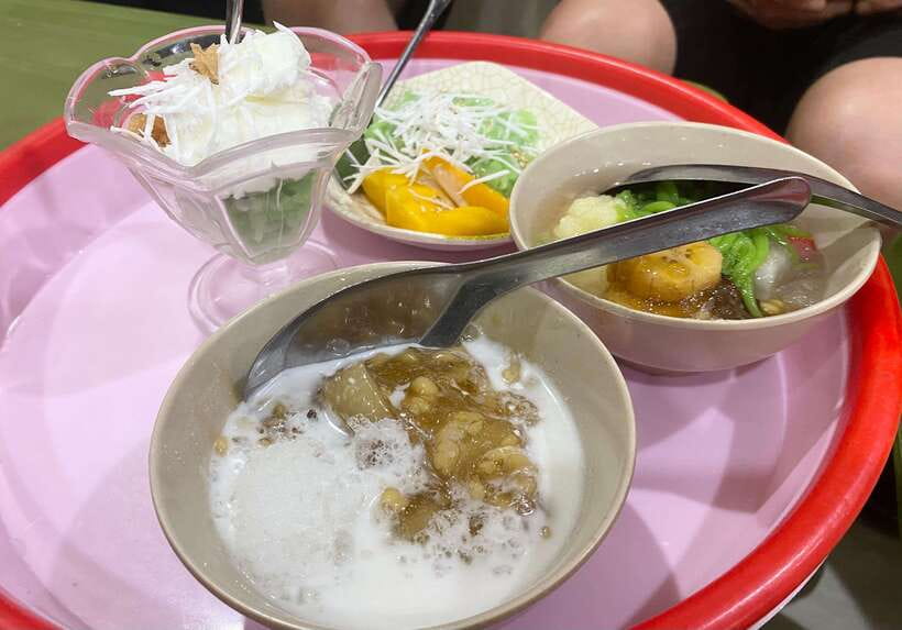 Hanoi: Guided Street Food Tour with Train Street Experience - Reaching Hanoi’s Train Street