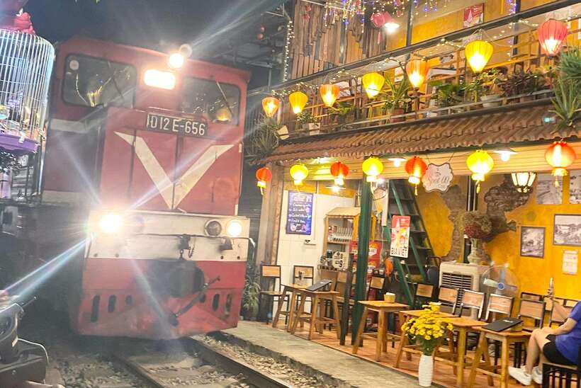 Hanoi: Guided Street Food Tour with Train Street Experience - First plates: Hanoi food beyond pho