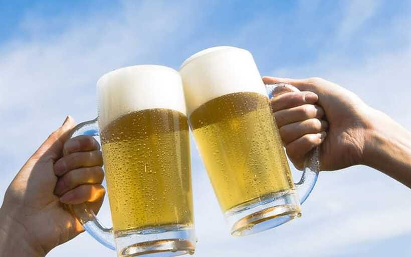 Hanoi Local Fresh Beer and Culinary Tour with Train Street - More fresh beer with Hanoians