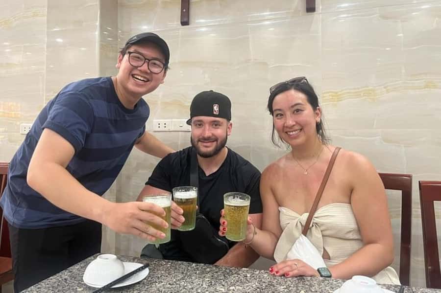 Hanoi Local Fresh Beer and Culinary Tour with Train Street - Hang Da Street for banh mi and Saigon Beer