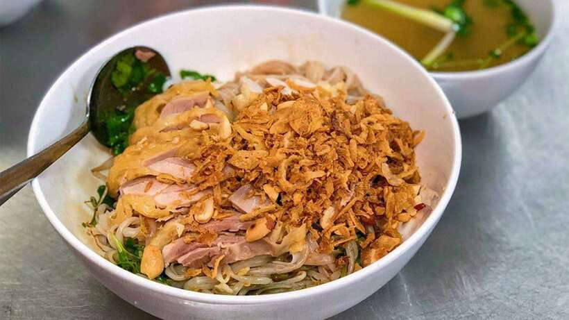 Hanoi: Michelin Guide Street Food Walking Tour - Why this Hanoi food walk works well