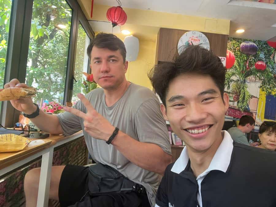 Hanoi: Old Quarter and French Quarter Walking Food Tour - Crossing into the French Quarter