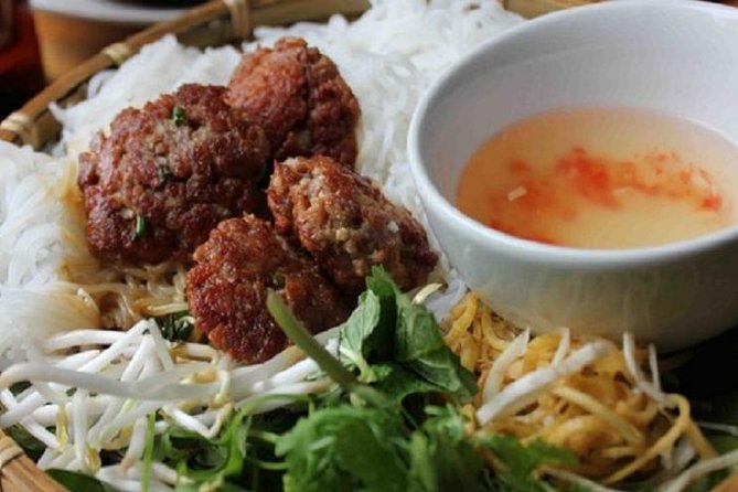 Hanoi Private Walking Tour: Street Food (HOT HOUR PROMOTING) - Starting with Hanoi’s Old Quarter on foot