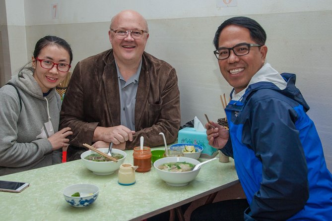 Hanoi Private Walking Tour: Street Food (HOT HOUR PROMOTING) - Ending with Thang Long water puppets