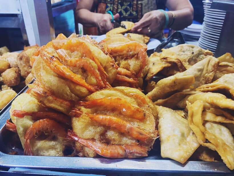 Hanoi: Vietnamese Street Food Tour with Egg Coffee - The Old Quarter between bites