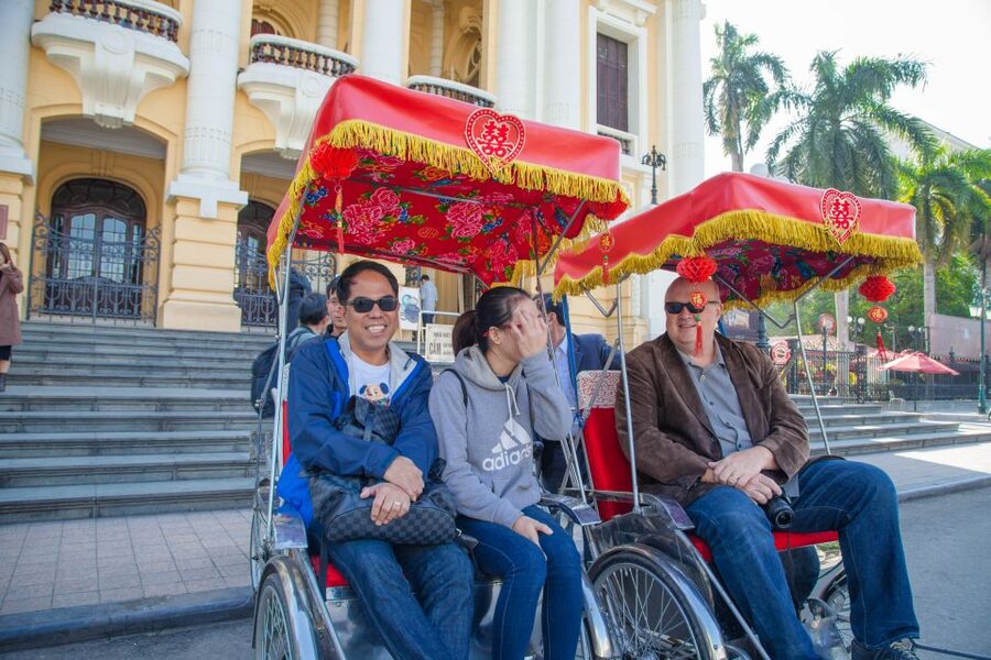 Hanoi Walking Street Food Tour & Cyclo Ride - Chè and egg coffee finish the food trail