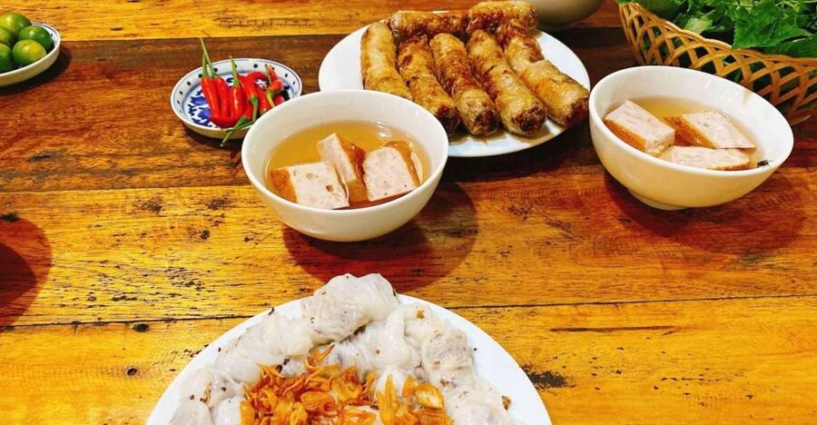 Hanoi: Walking Street Food Tour & Train Street w/Local Guide - Beginning in Hanoi’s Old Quarter