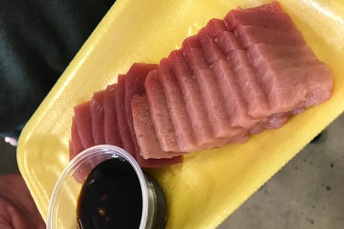 Hawaii Off The Beaten Path Food Tour - Pandan cake and Hawaiian poke finish the route