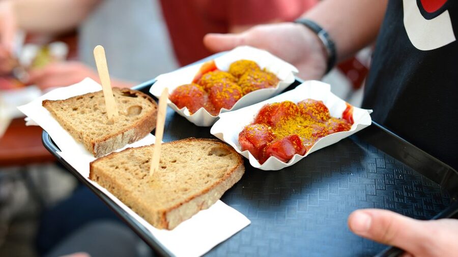 Heidelberg: Culinary city tour with delicious samples - International cuisine and Heidelberg’s pasta stop