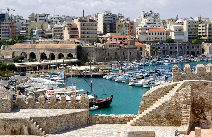 Heraklion: Food Tastings Walking Tour - Starting with Greek coffee in Eleftherias Square