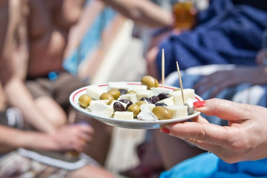 Heraklion: Food Tastings Walking Tour - Cretan wine, meze, and a little raki