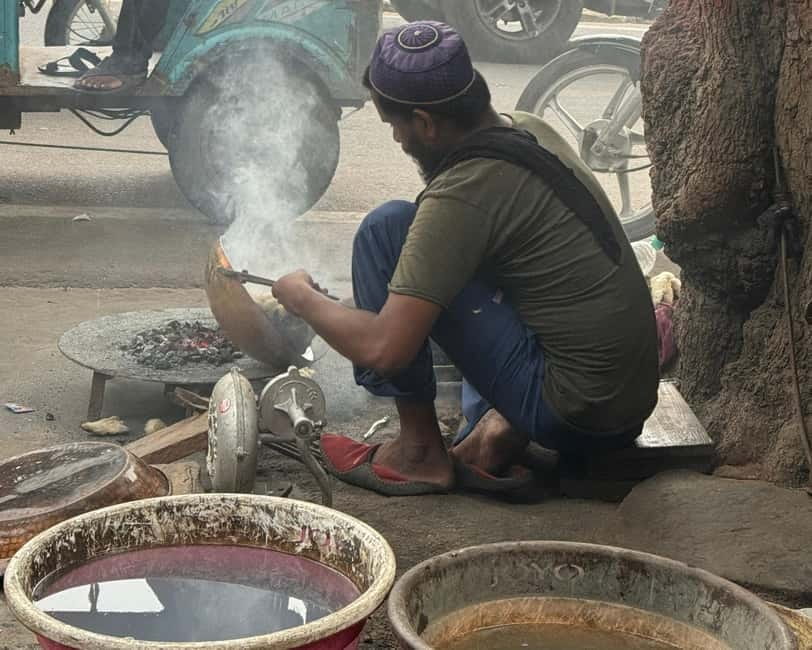 Heritage Walk & Street Food Tasting in Jaipur - Badi Chaupar, tea, snacks, and city views