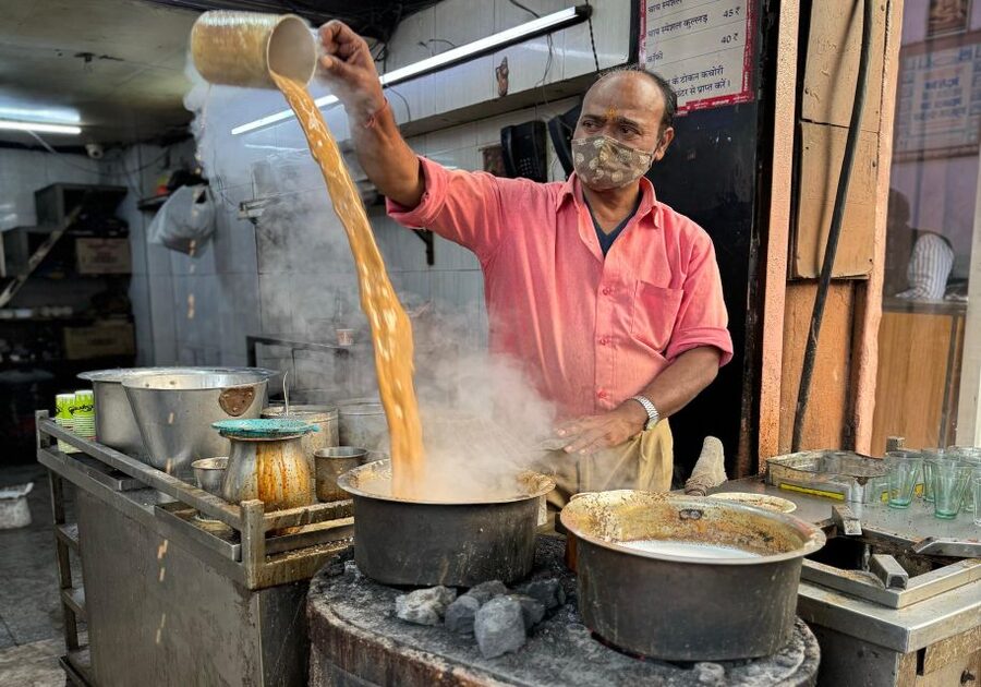 Heritage Walk & Street Food Tasting in Jaipur - Tripolia Bazar and the working old city
