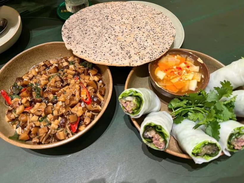 Ho Chi Minh City: Craft Beer and Local Food Tour by Scooter - Starting with Bia Hoi in the city’s evening rush