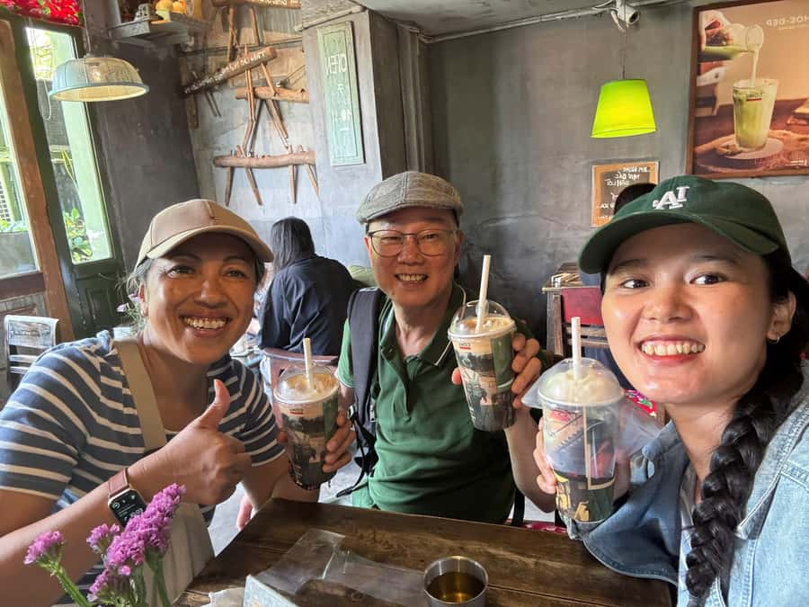 Ho Chi Minh City: Downtown Walking Tour with Local - Independence Palace makes a strong finish