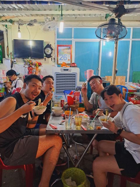 Ho Chi Minh City: Food Tour by Scooter with Eleven Tastings - Sugarcane juice and bún bò Huế
