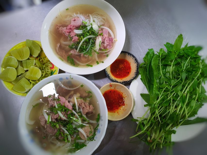 Ho Chi Minh City: Street Food and Sightseeing by Motorbike - What the guides add to the experience