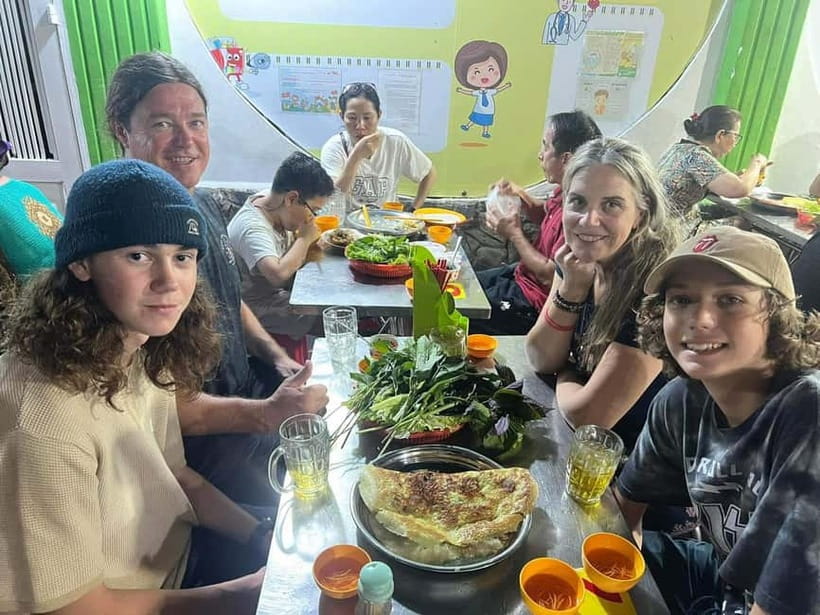 Ho Chi Minh: Street Food & Sightseeing Tour with Local Guide - The guides are the strongest part