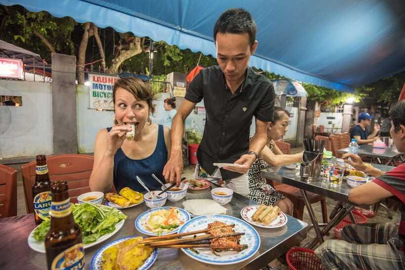Hoi An: Sunset Food Tasting Tour - Learning Hoi An food through ingredients and custom