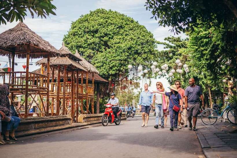 Hoi An: Sunset Food Tasting Tour - Food quality, portions, and dietary requests