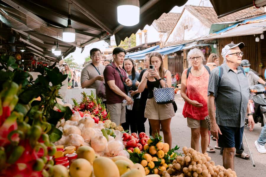 Hoi An: Unique Street Food Tour - Local vendors, white rose dumplings, and the value of the route