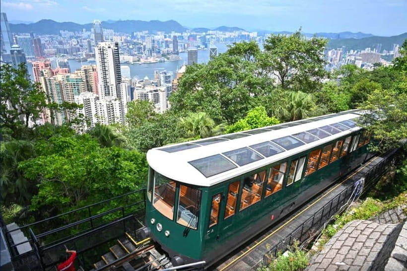Hong Kong Day Tour: Priority Peak Tram, City Walk & Dim Sum - Key points at a glance