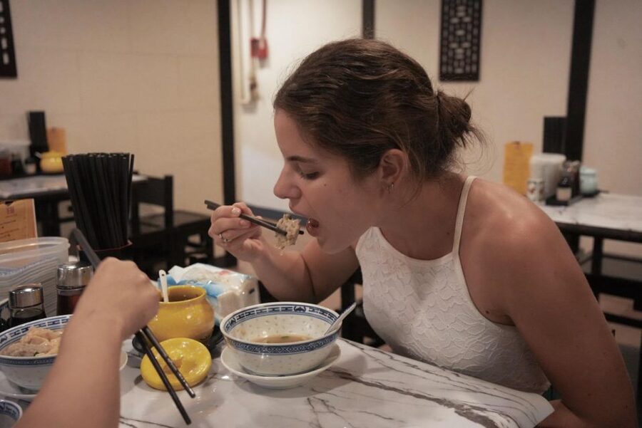 Hong Kong: Street Food Tour with Locals - Dim Sum and Wonton - Key points at a glance