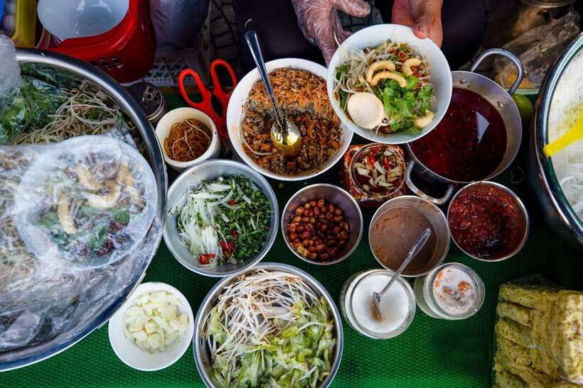 Hue: Guided Local Food Tour with Stories - The first stop on Phan Dinh Phung Street