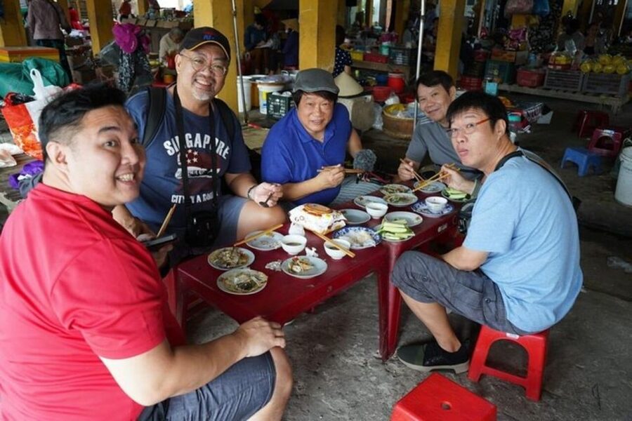 Hue: Night Street Food Tour by Cyclo with a Local Guide - Bun Bo Hue: The Main Bowl of the Night