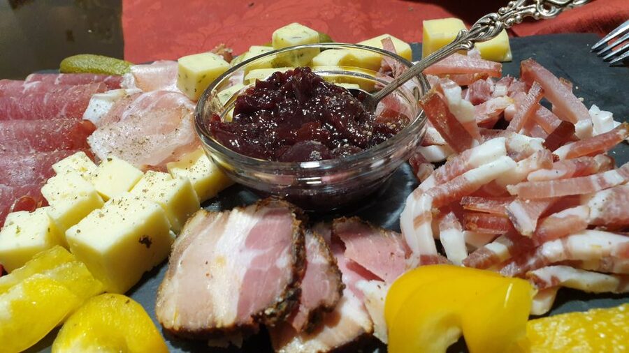 Innsbruck: Food Walk - Private Tour with a Licensed Guide - Starting among Innsbruck’s narrow lanes